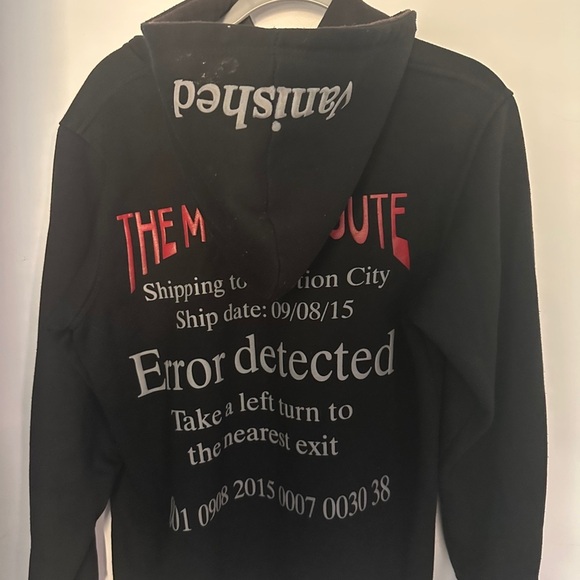 Source Unknown Black Hoodie with Red Star - Picture 5 of 5